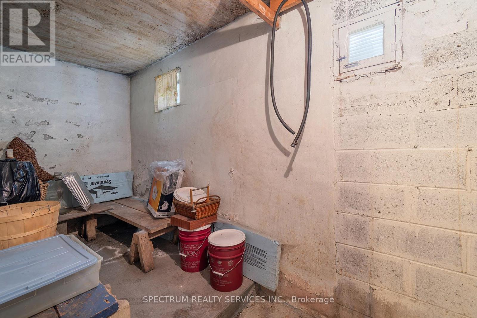 22 BARKSDALE AVENUE - 38