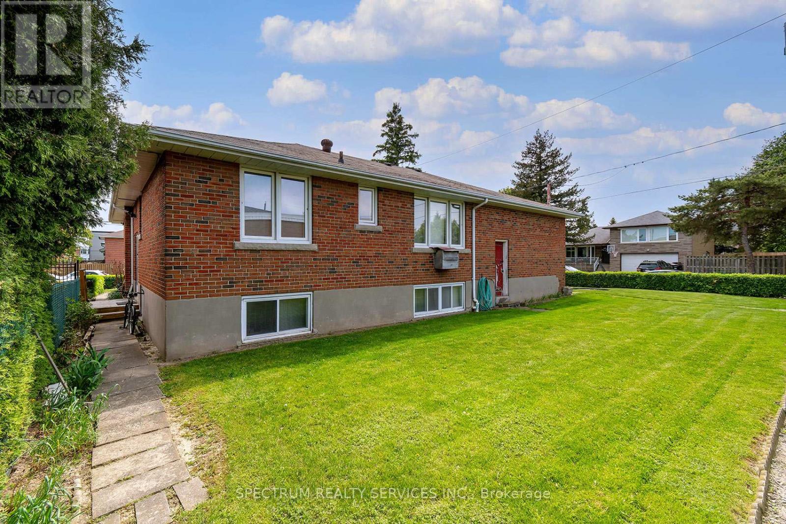 22 BARKSDALE AVENUE - 40
