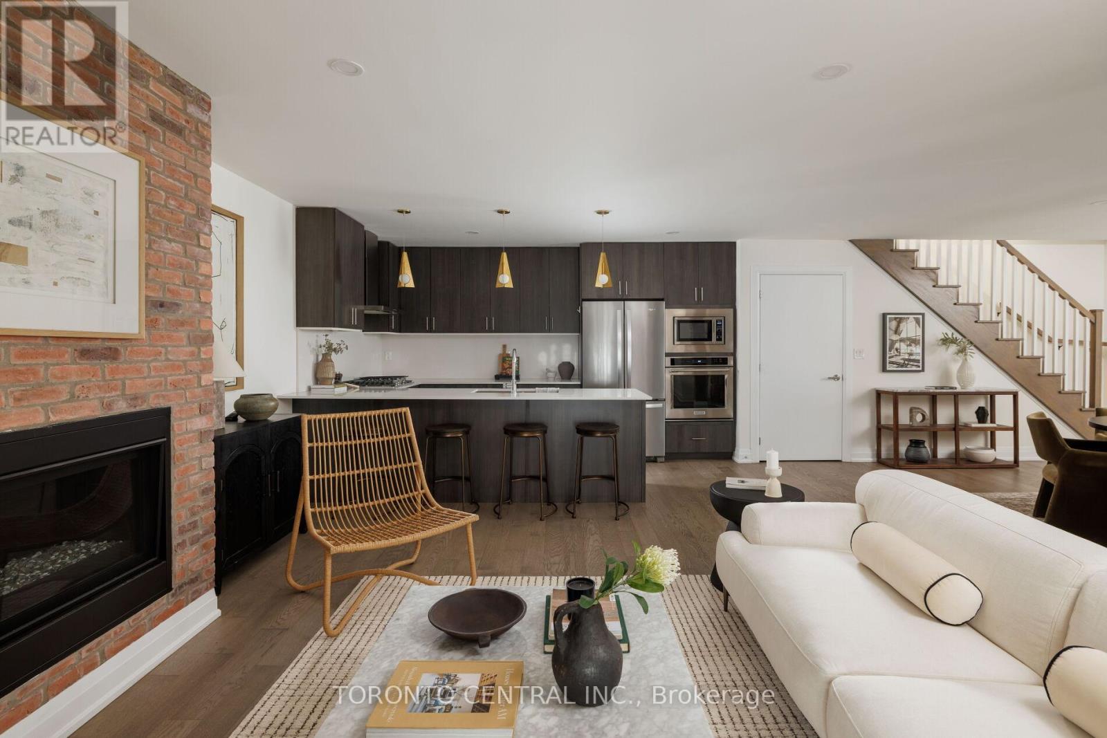 #2 175 JONES AVENUE - 14