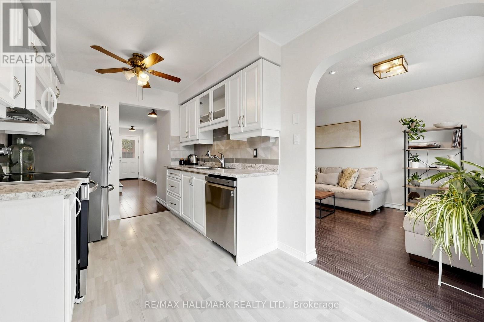 #189 10 BASSETT BOULEVARD - 13