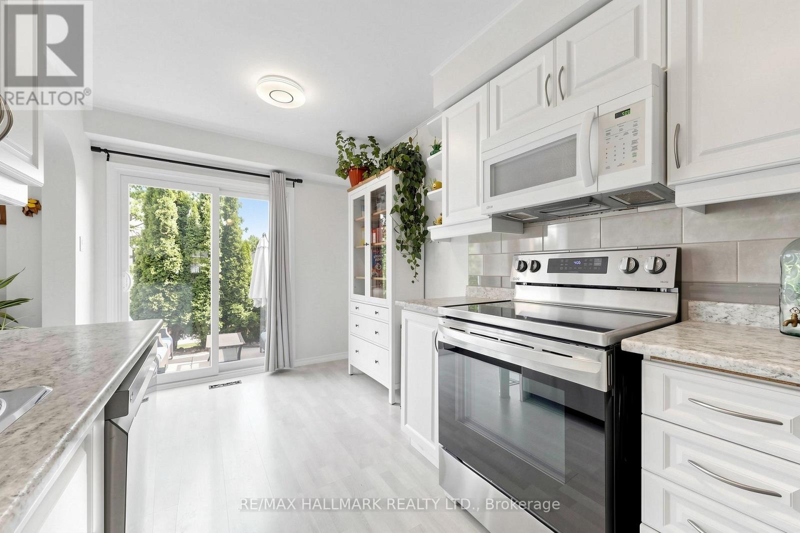 #189 10 BASSETT BOULEVARD - 9