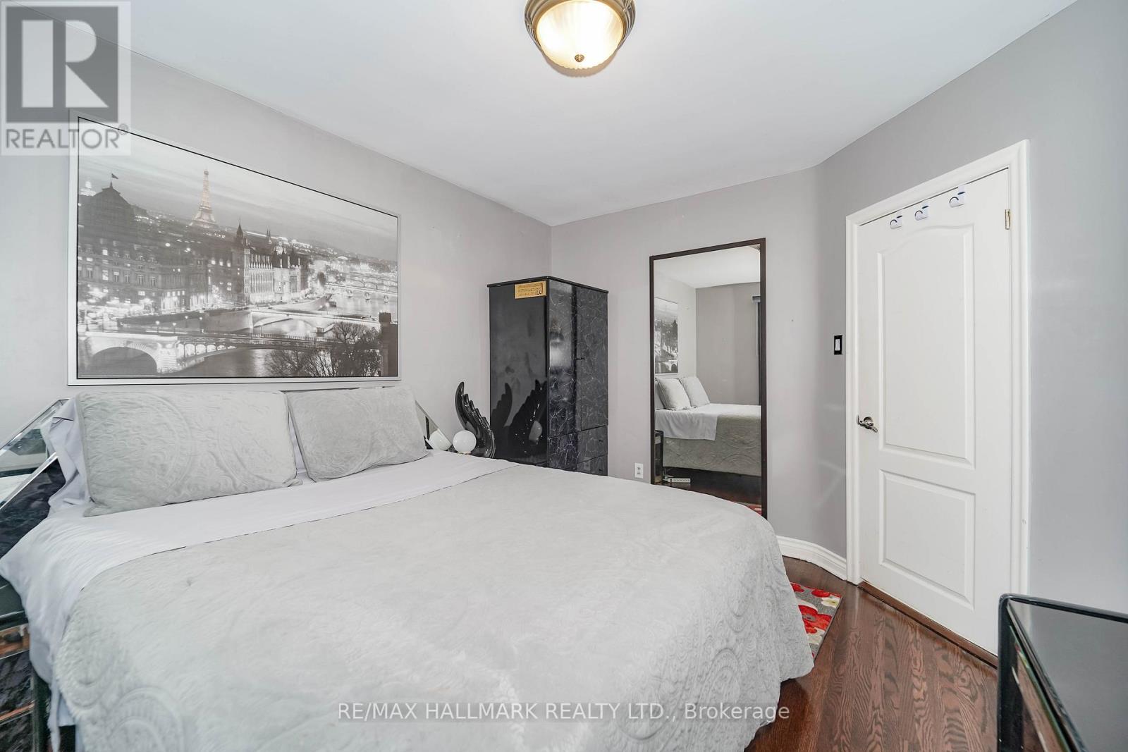 20 ELINOR AVENUE - 24