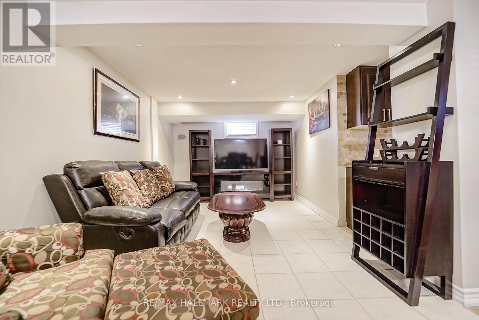 20 ELINOR AVENUE - 28