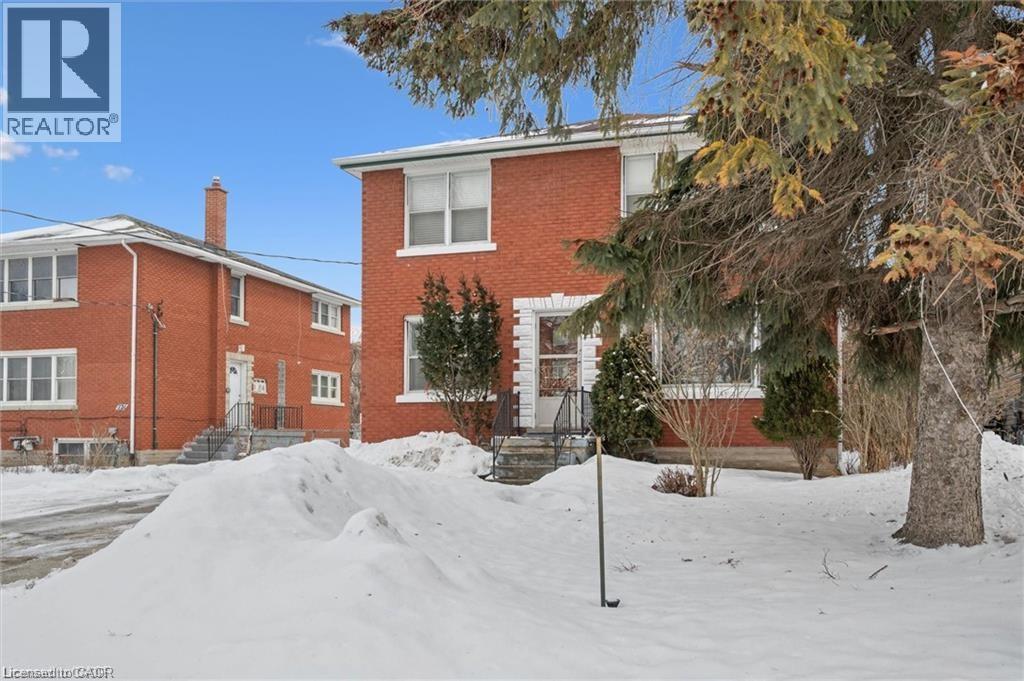 715 FREDERICK Street, Kitchener, Ontario, N2B2B3 — Photo 2
