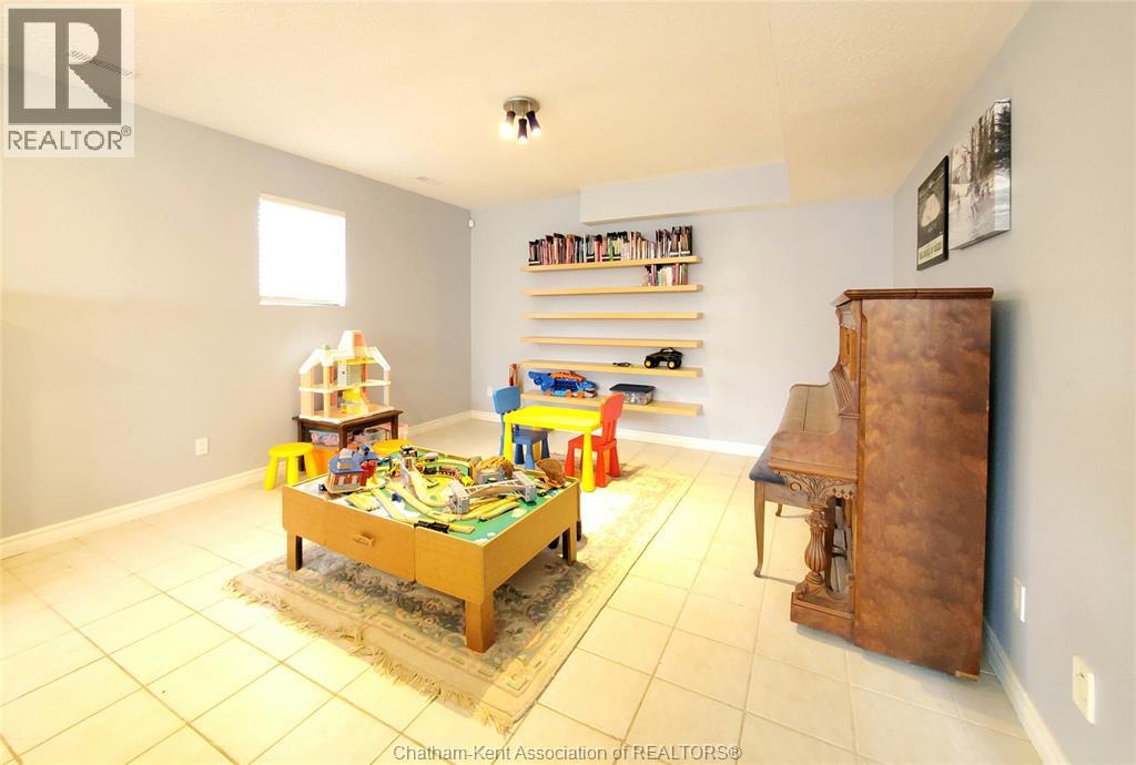 147 Garden Path - 21