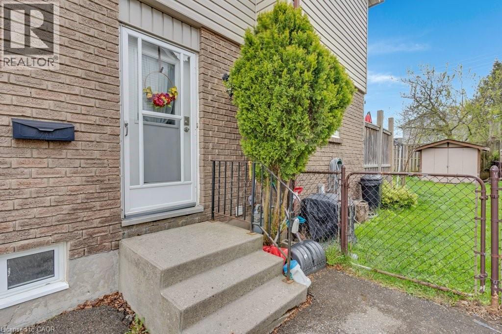 33 MEADOW WOODS Crescent - Image 2