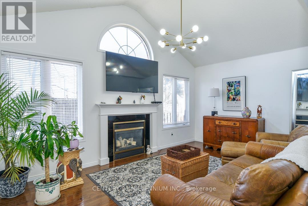 42 SWEET CLOVER CRESCENT - 18