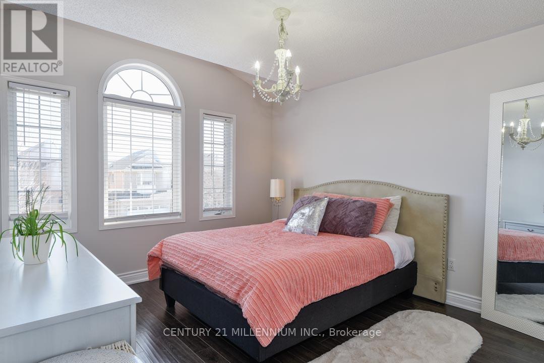 42 SWEET CLOVER CRESCENT - 24