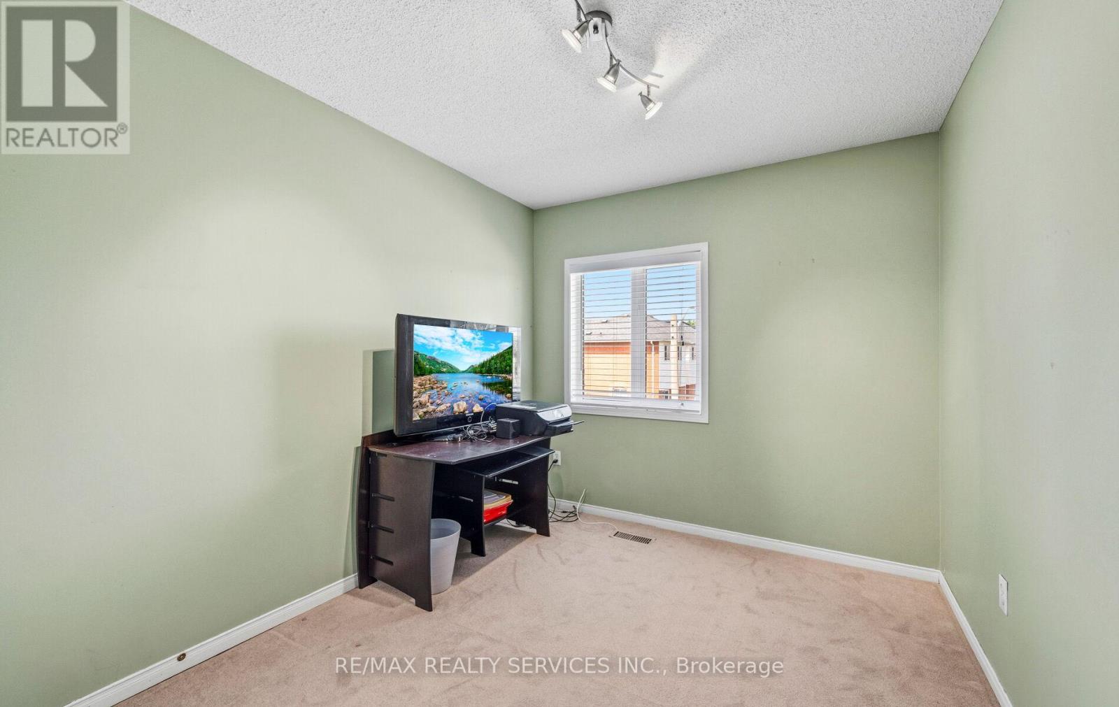 #68 200 CRESTHAVEN ROAD - 35