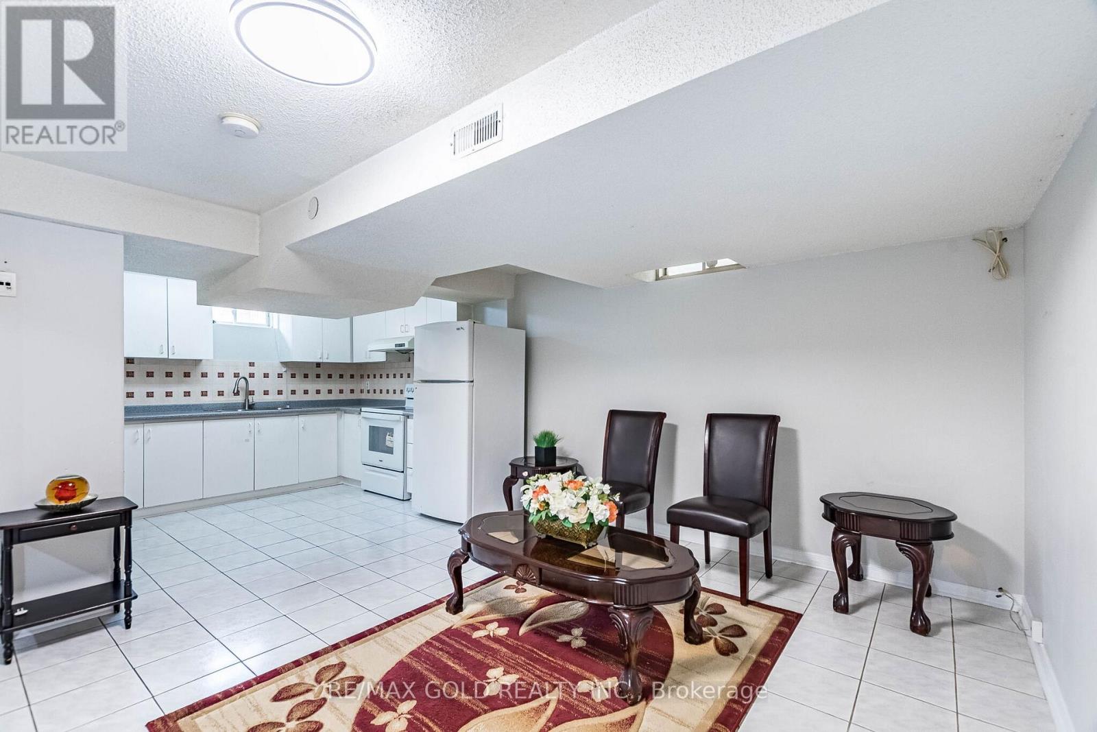 96 BRISDALE DRIVE - 40