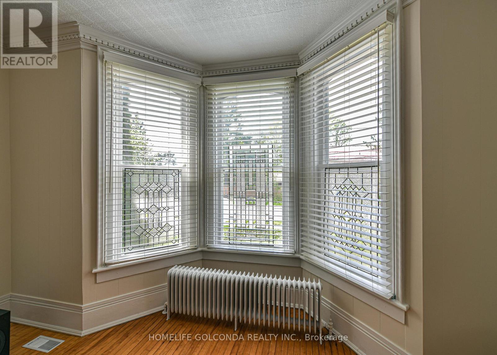 180 SARAH STREET N - 10