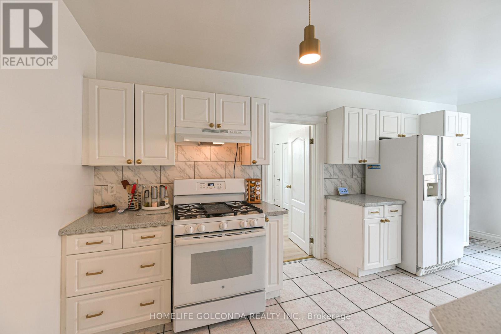 180 SARAH STREET N - 13