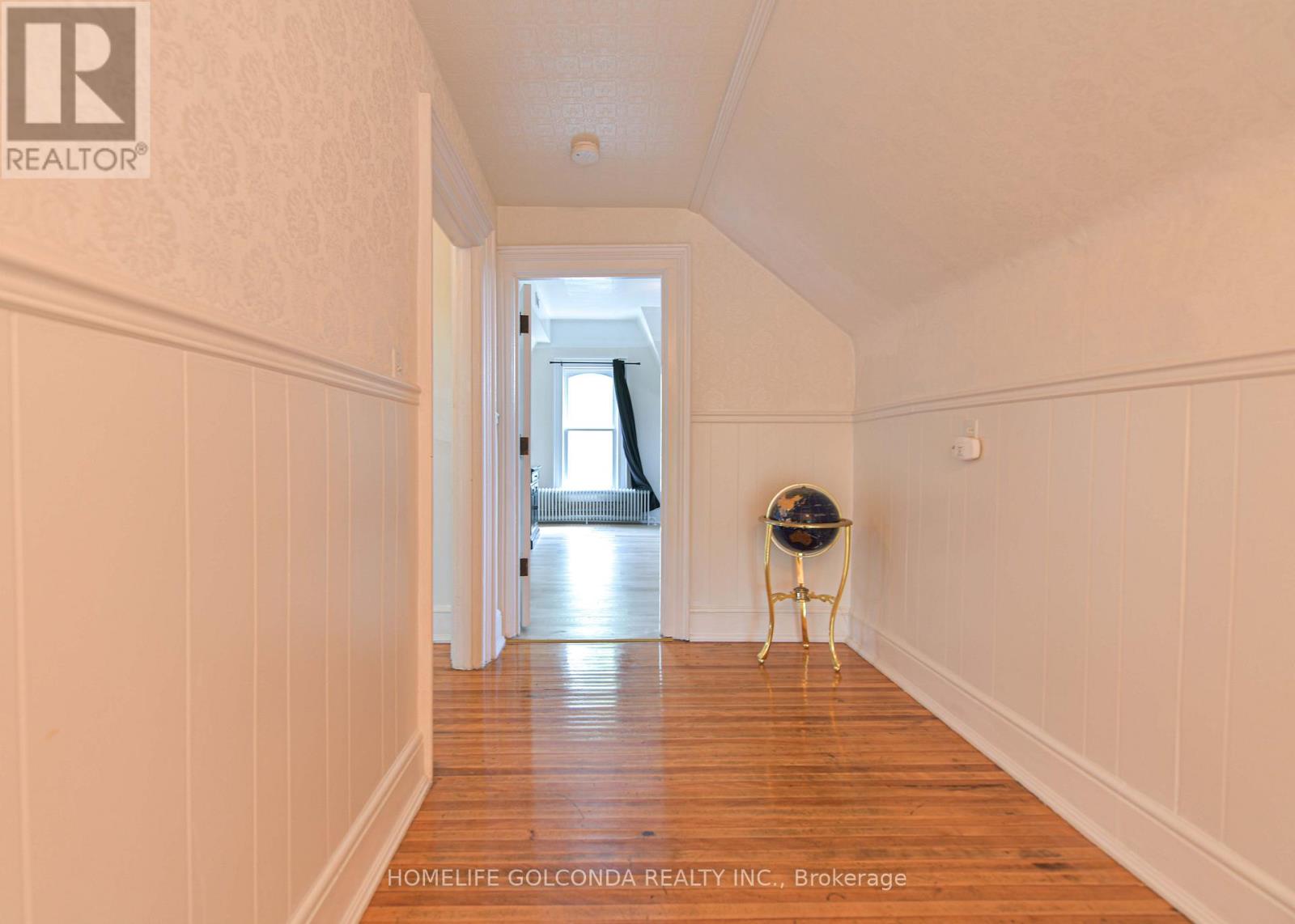 180 SARAH STREET N - 27