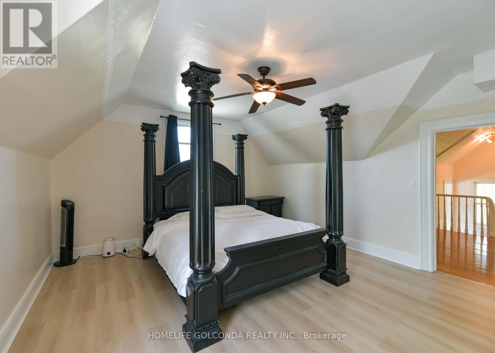 180 SARAH STREET N - 29