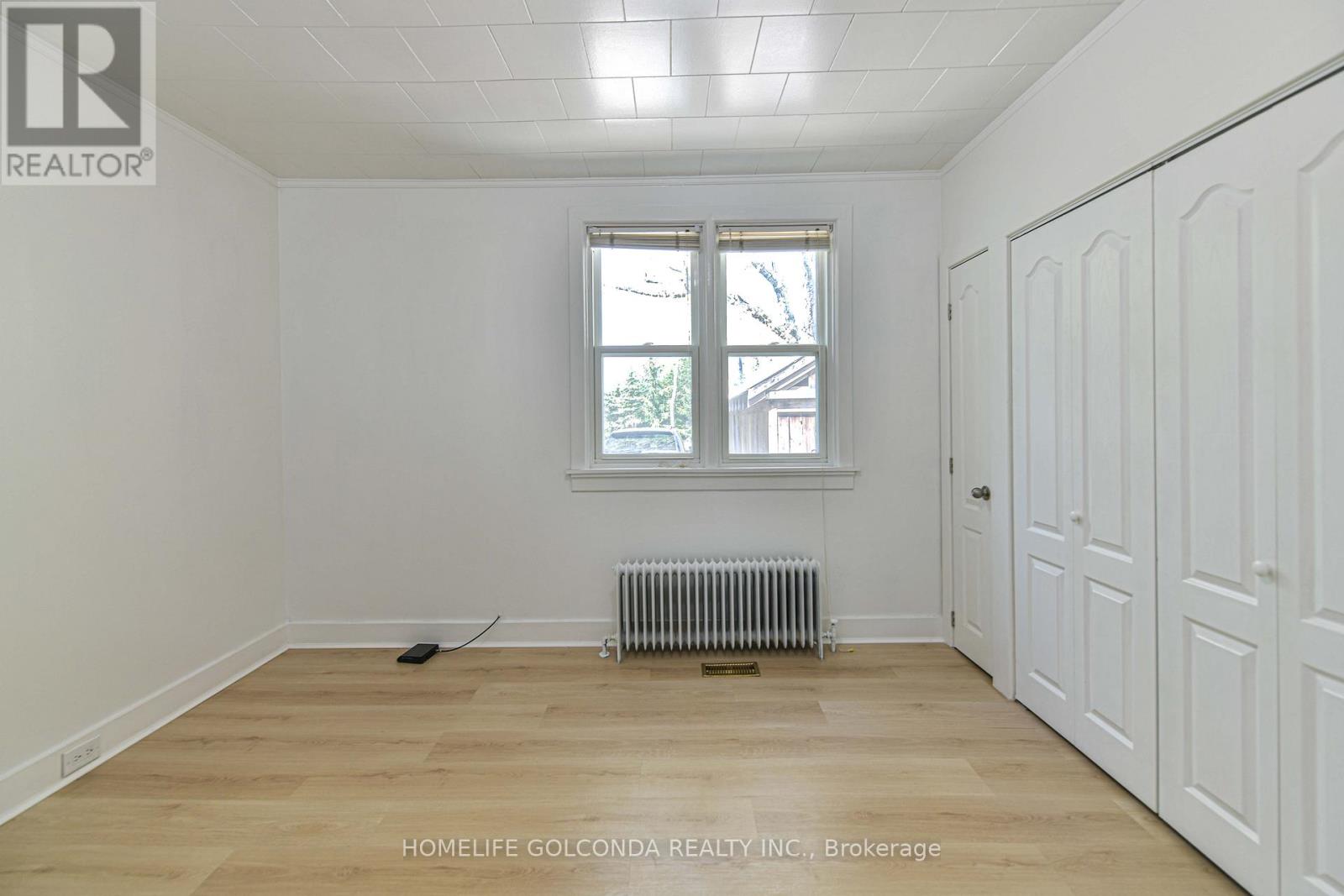 180 SARAH STREET N - 35