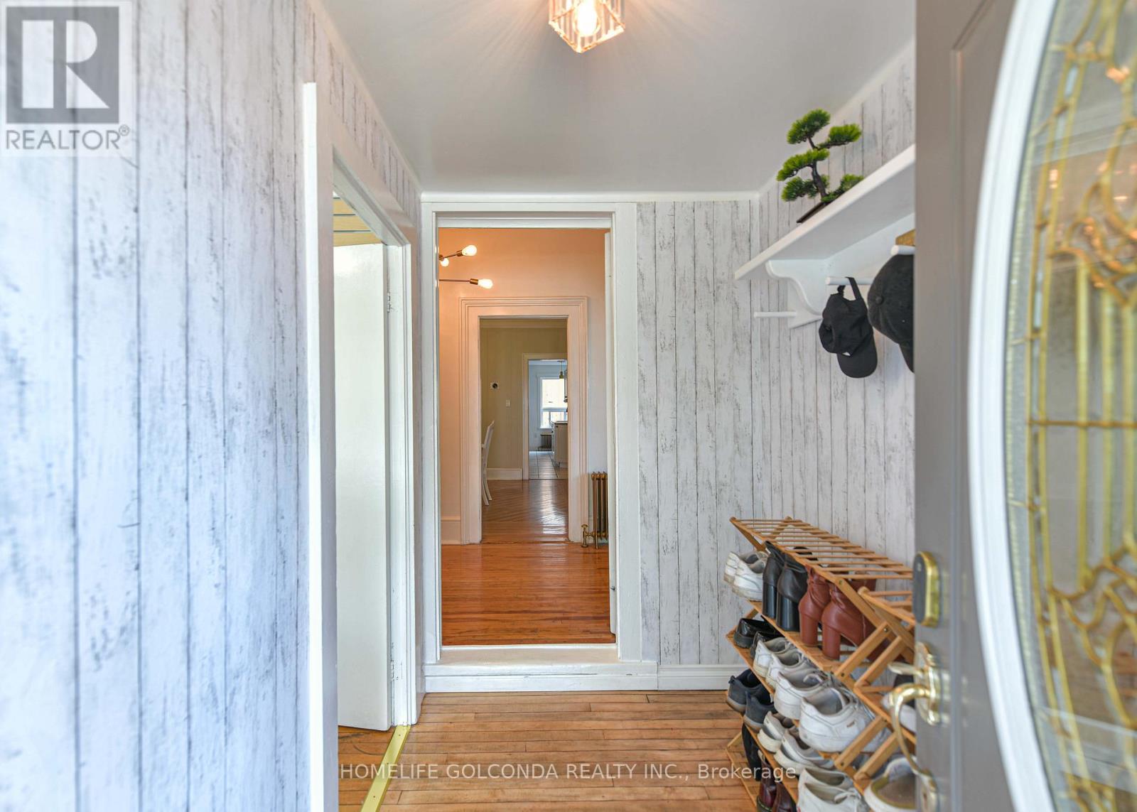 180 SARAH STREET N - 4