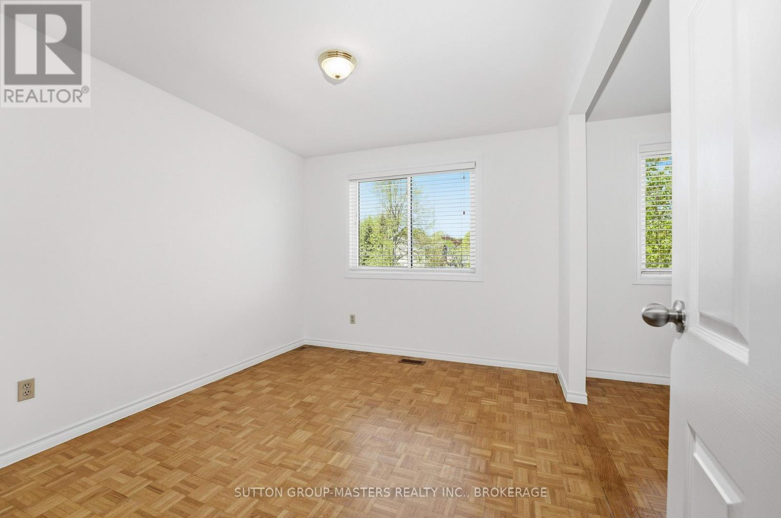 15 CAMDEN COURT - 19
