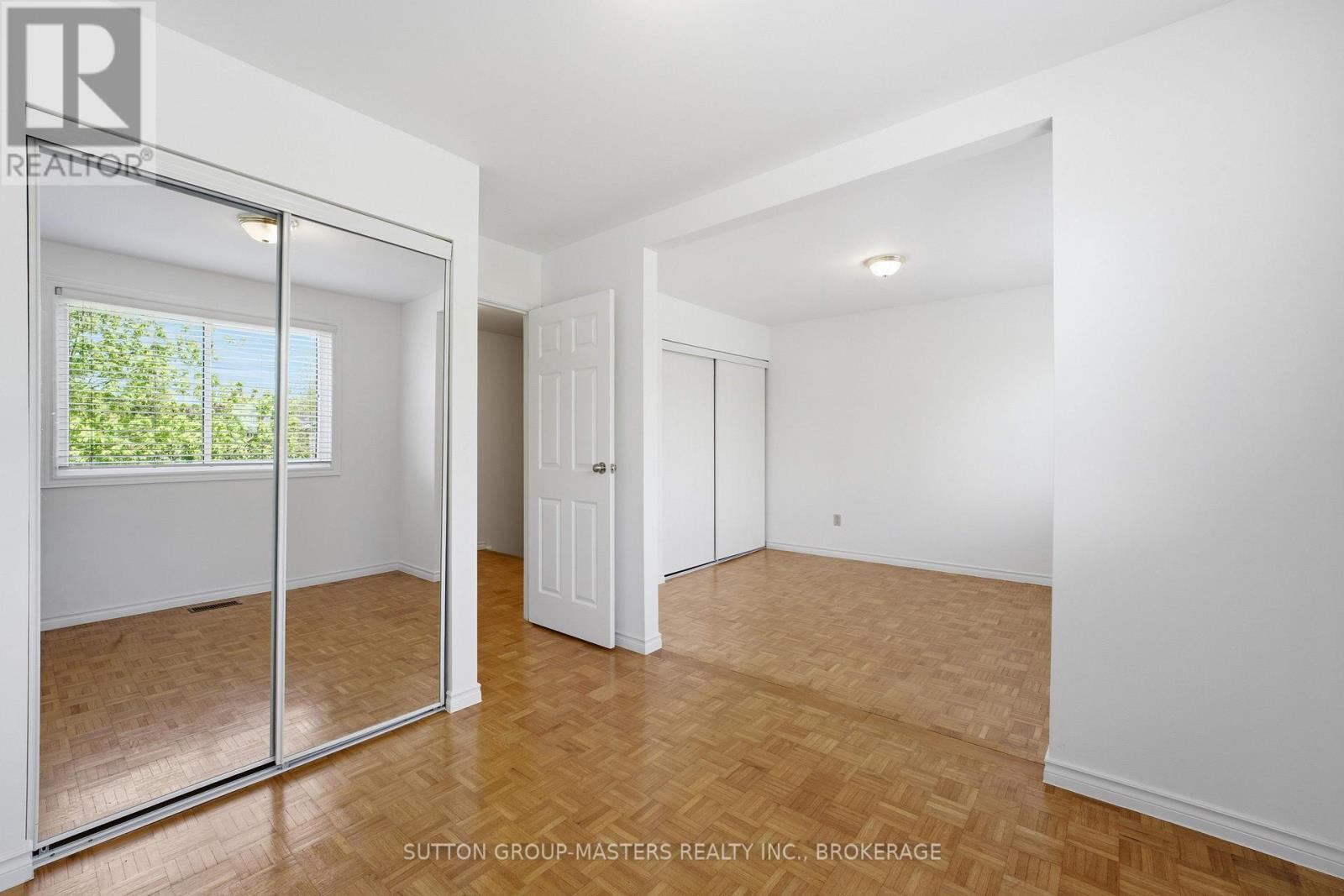 15 CAMDEN COURT - 24
