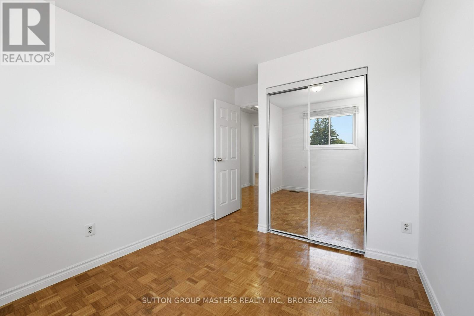 15 CAMDEN COURT - 28