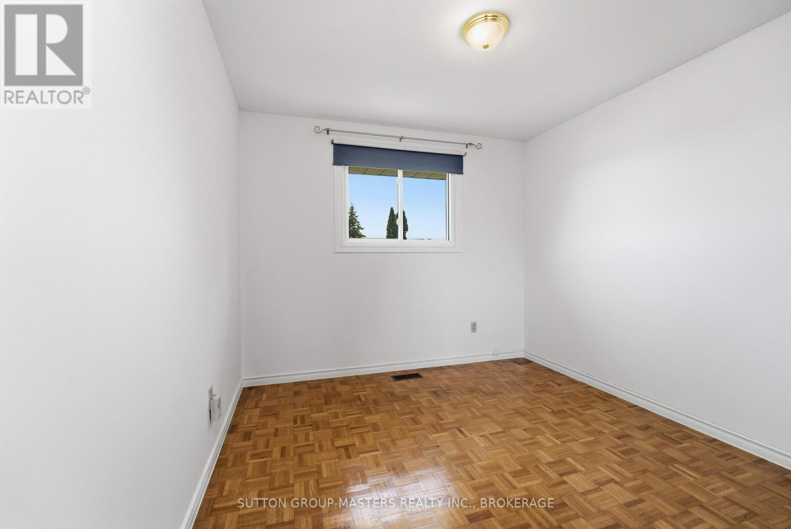 15 CAMDEN COURT - 30