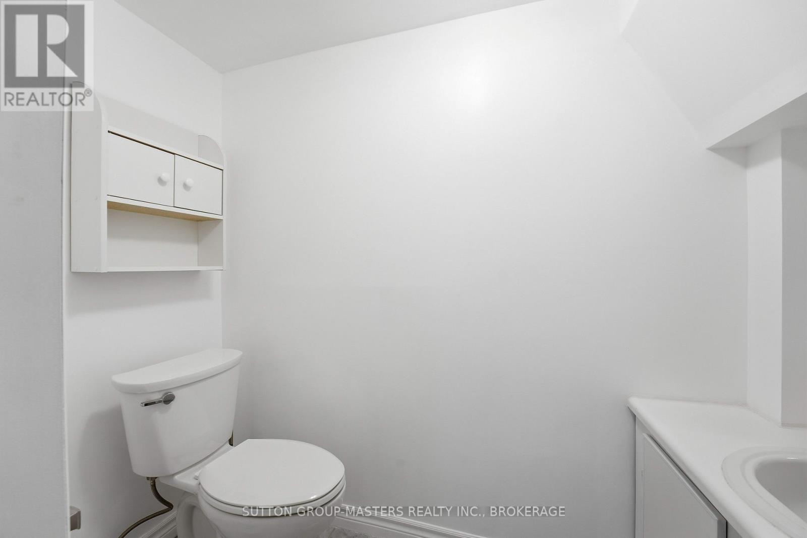 15 CAMDEN COURT - 37