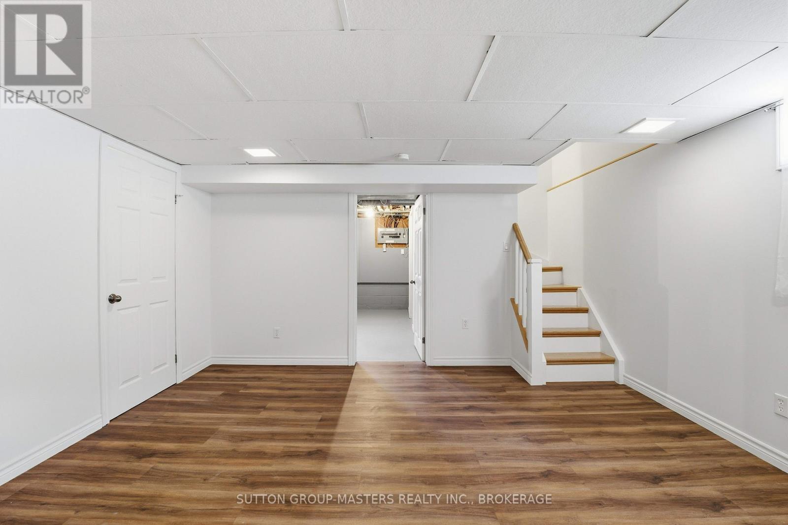 15 CAMDEN COURT - 38