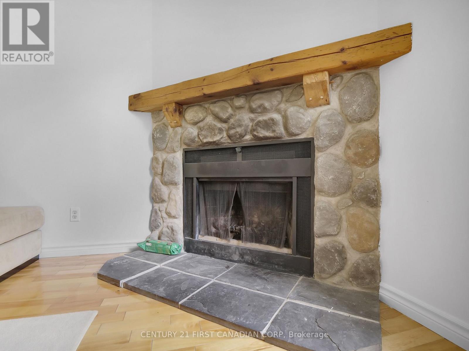 #2 1786 ATTAWANDARON ROAD - 7