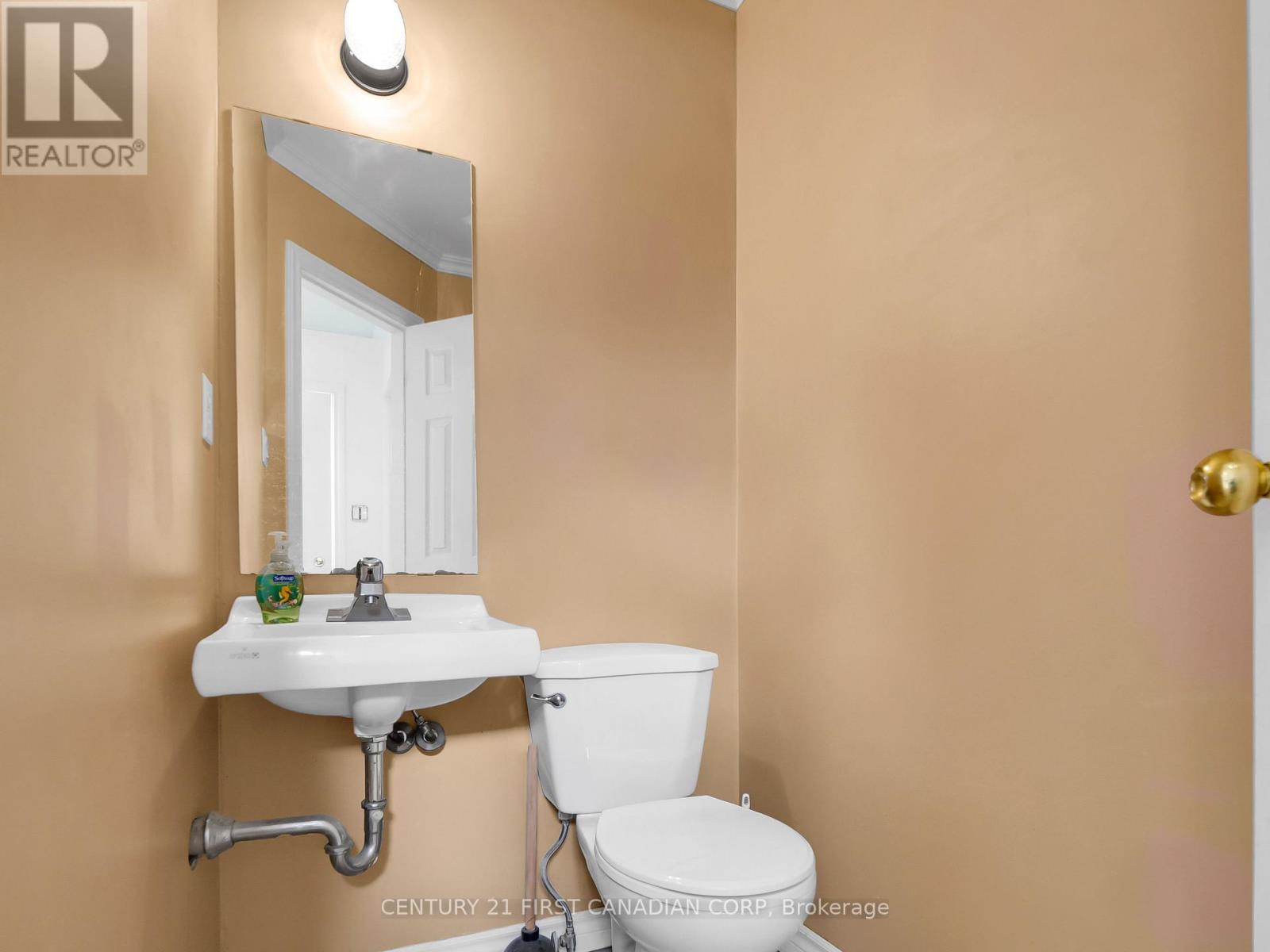 #2 1786 ATTAWANDARON ROAD - 9