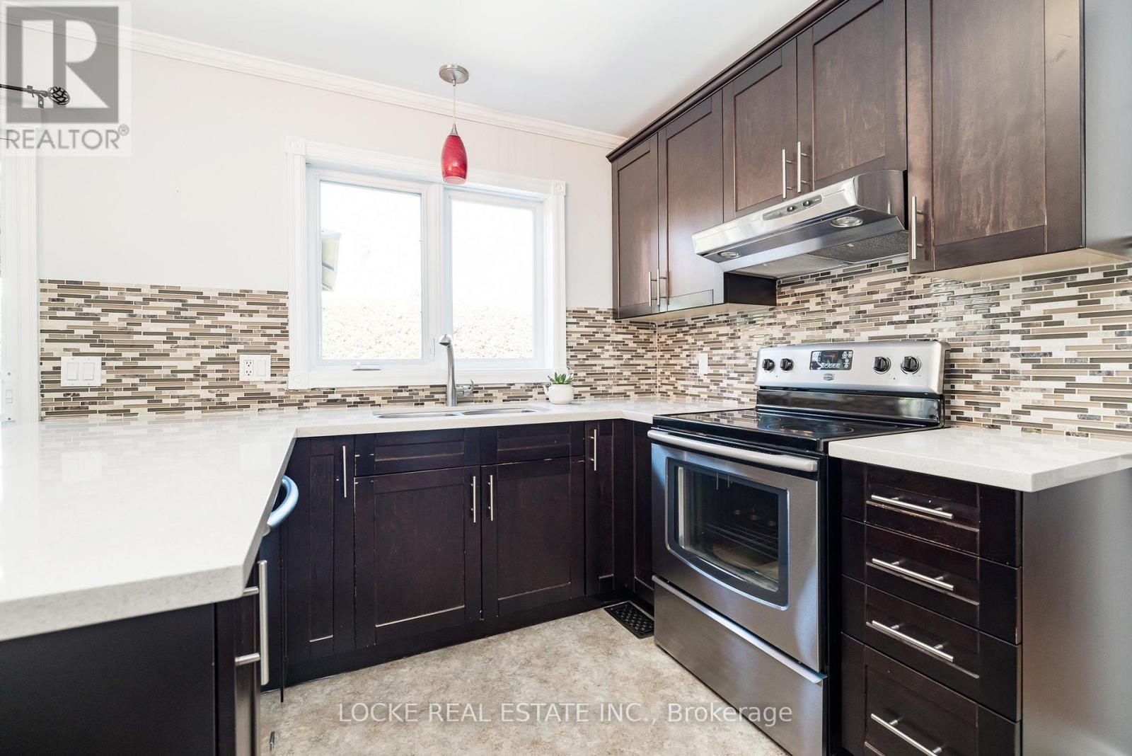 1488 GAULTOIS AVENUE - 13