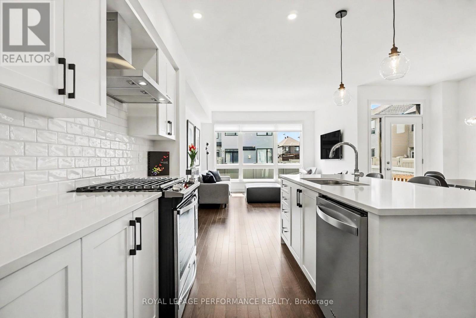 355 CORNICE STREET - 15