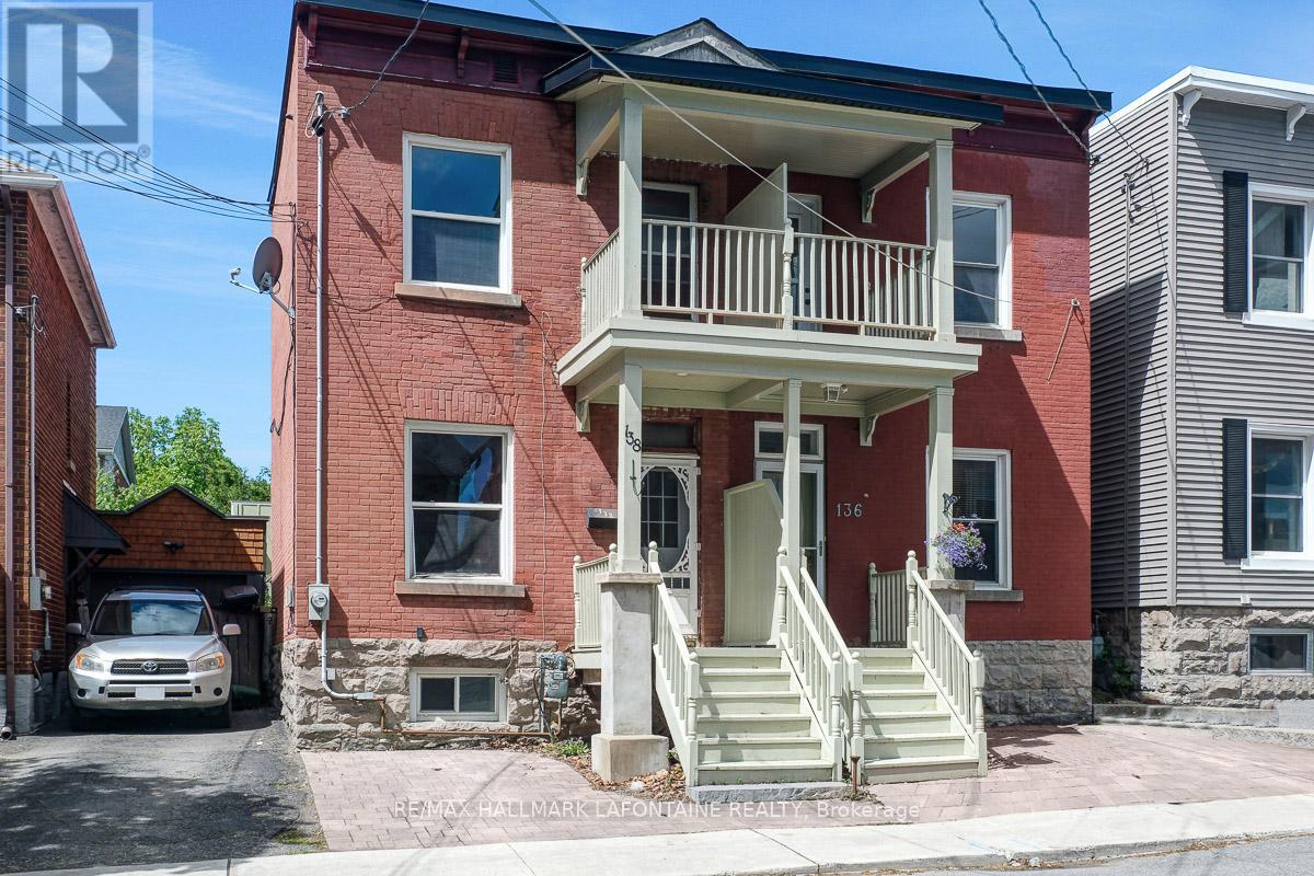 138 CONCORD STREET S - 1