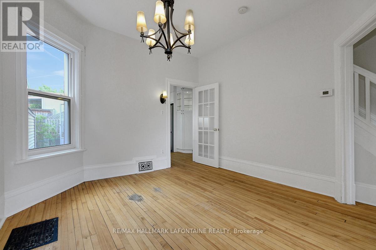138 CONCORD STREET S - 11