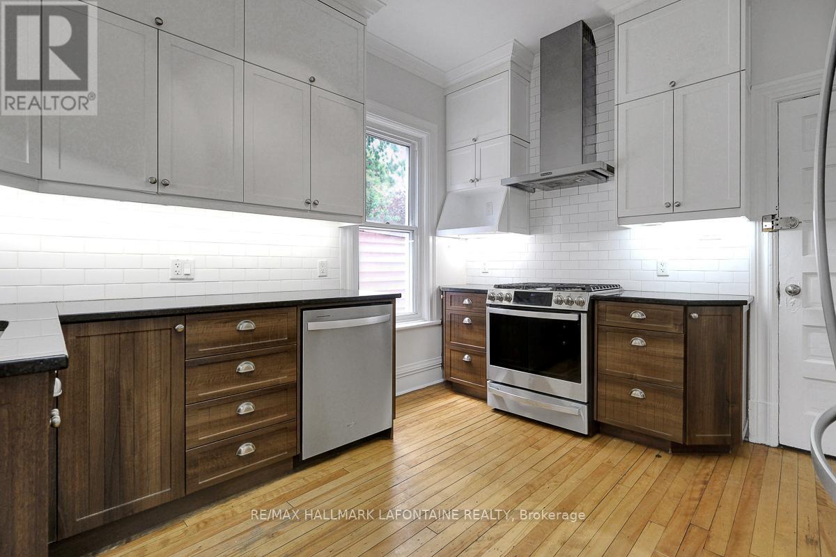 138 CONCORD STREET S - 13