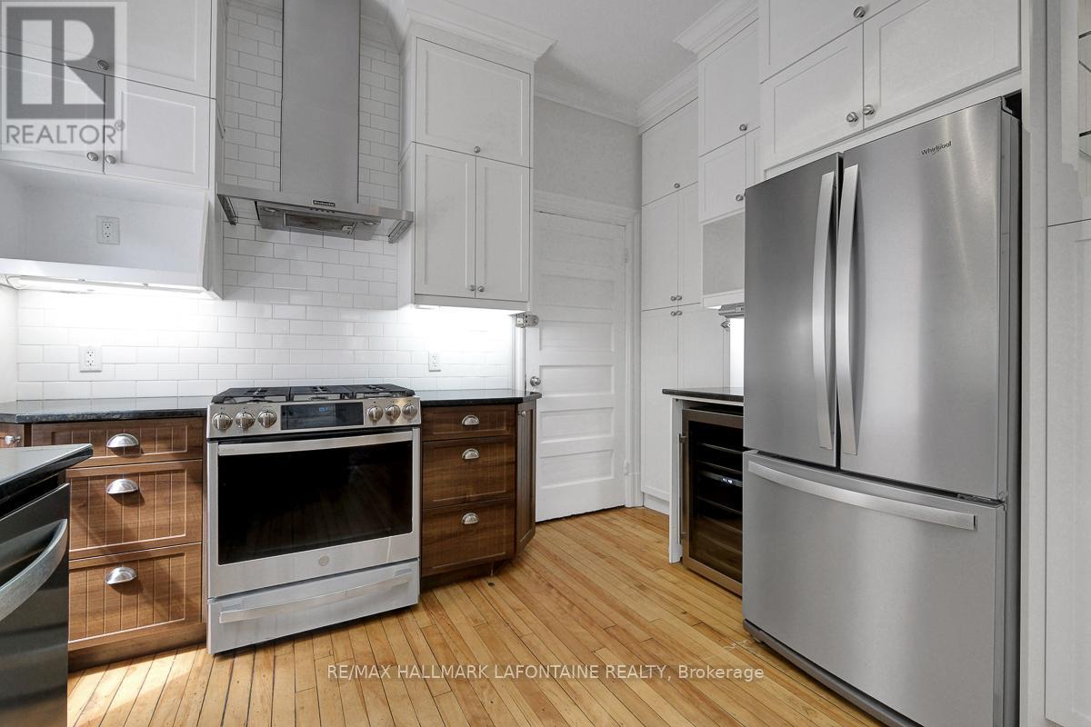 138 CONCORD STREET S - 14