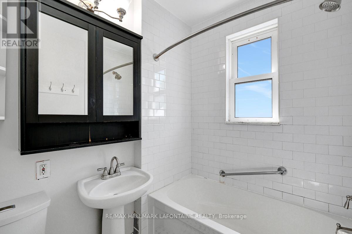 138 CONCORD STREET S - 21