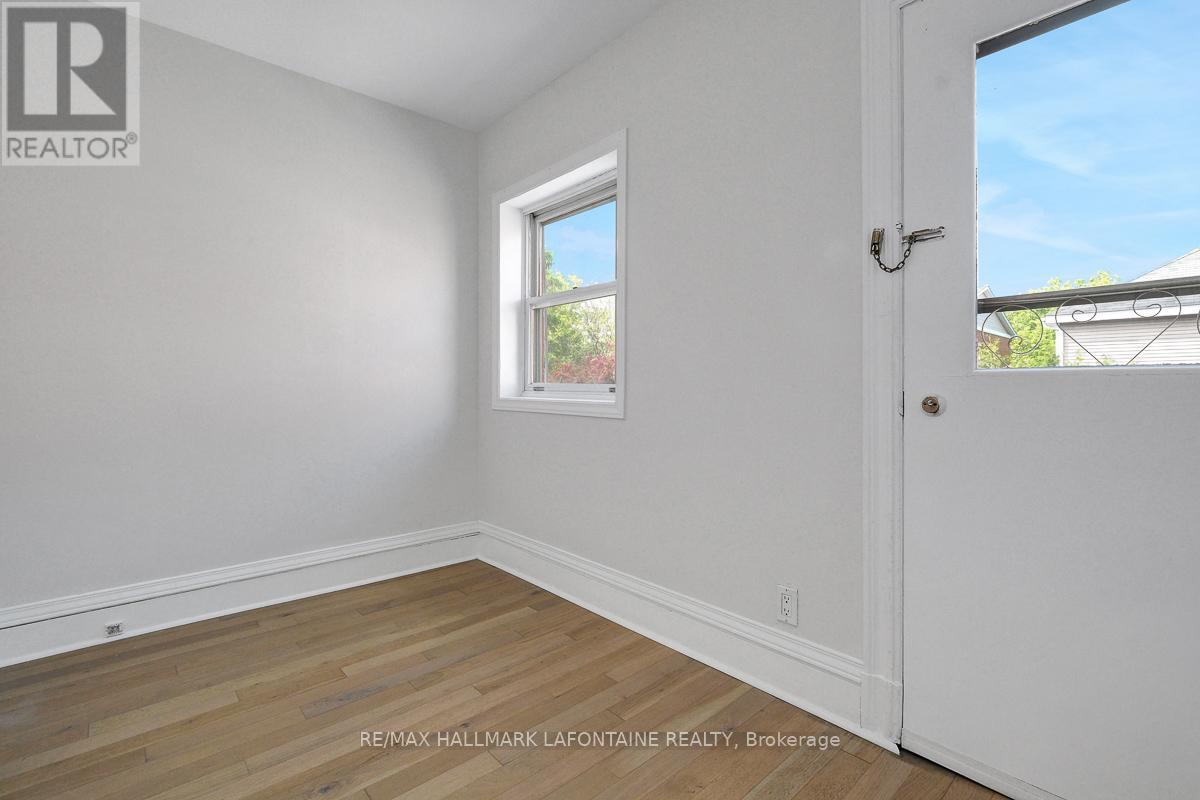 138 CONCORD STREET S - 24