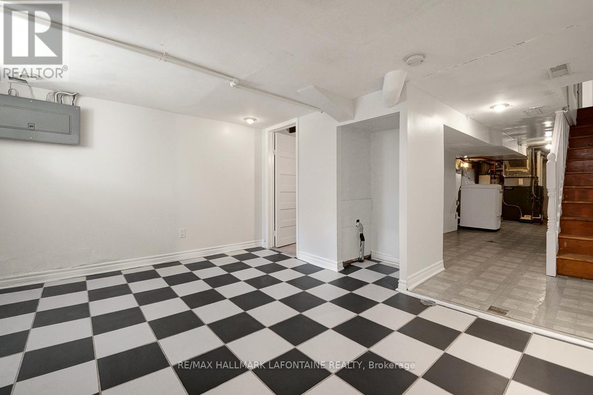 138 CONCORD STREET S - 29