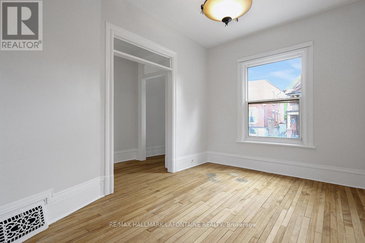 138 CONCORD STREET S - 4