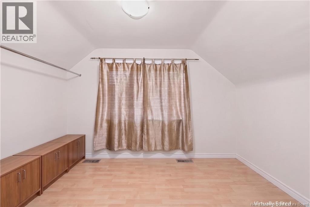190 Maple Street - 17