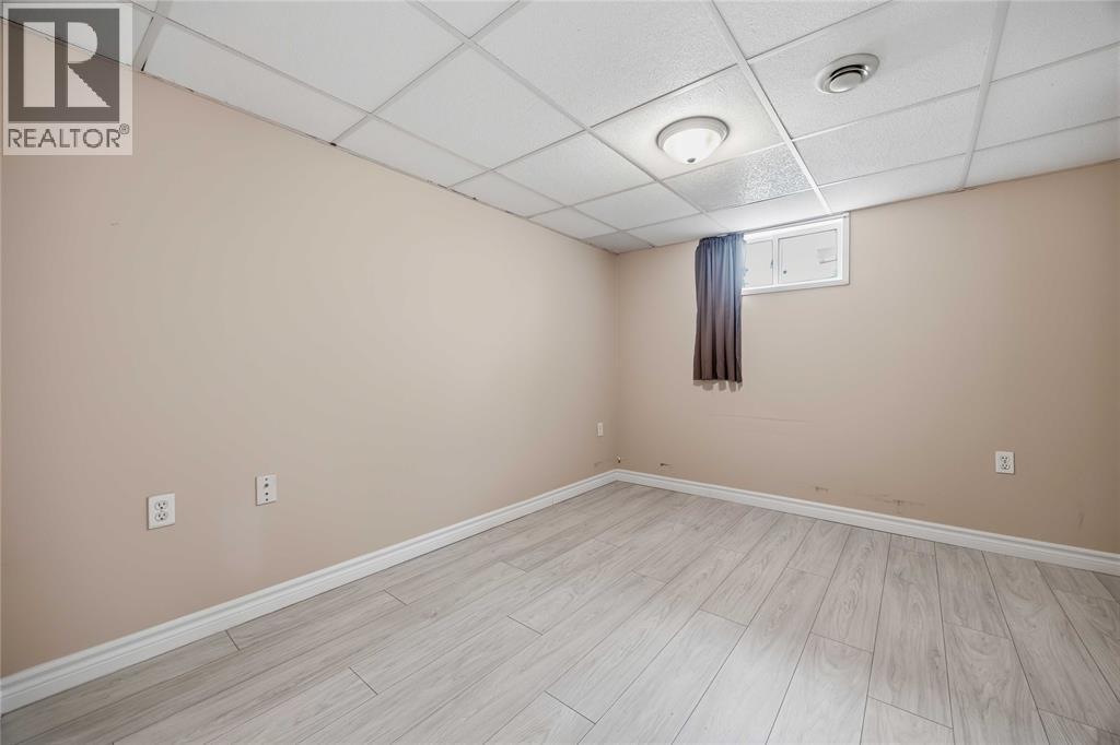 5 ABERDEEN AVENUE - 23