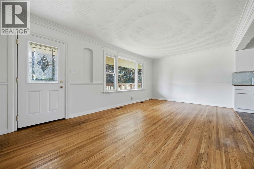 5 ABERDEEN AVENUE - 7