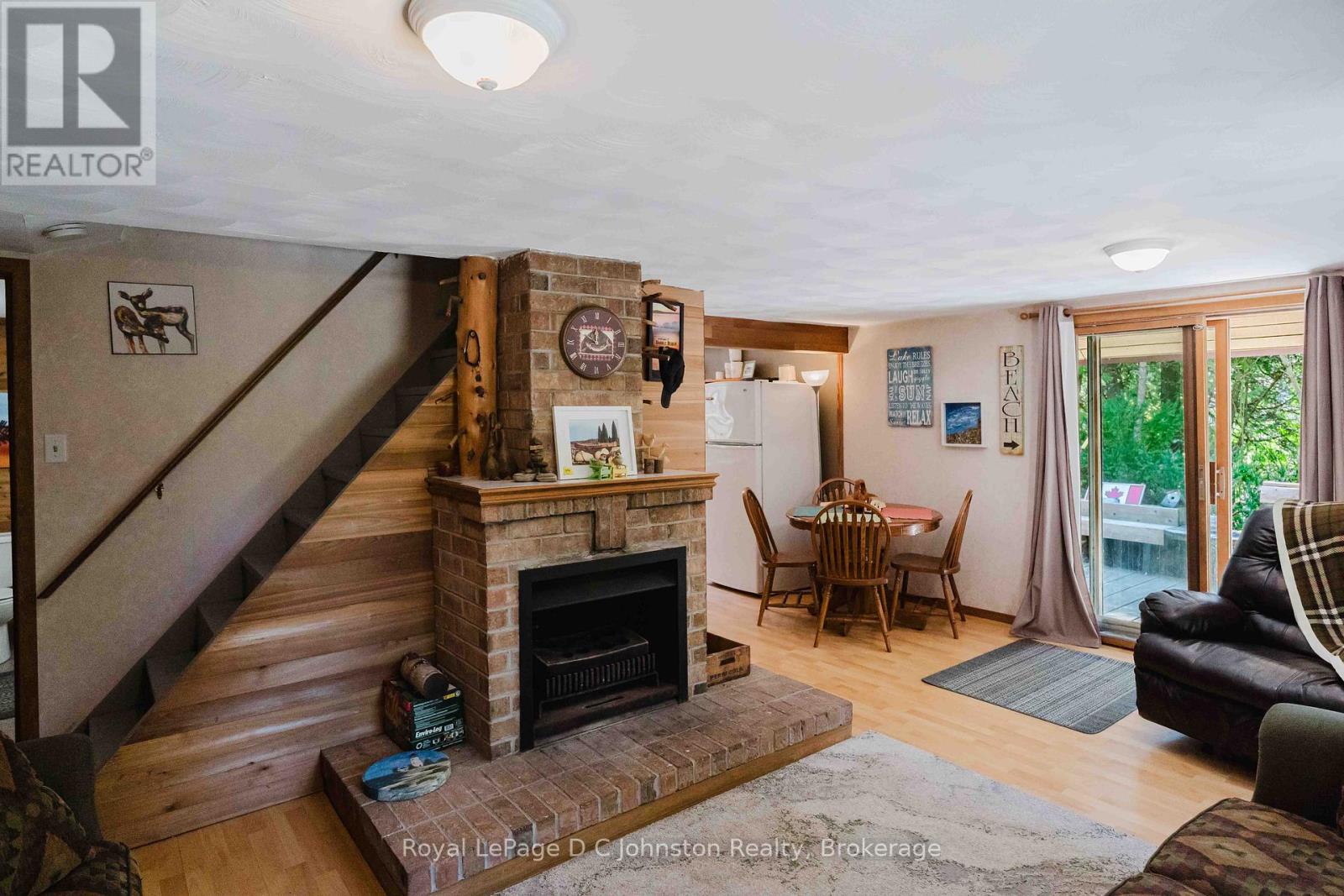102 THOMPSON AVENUE - 17