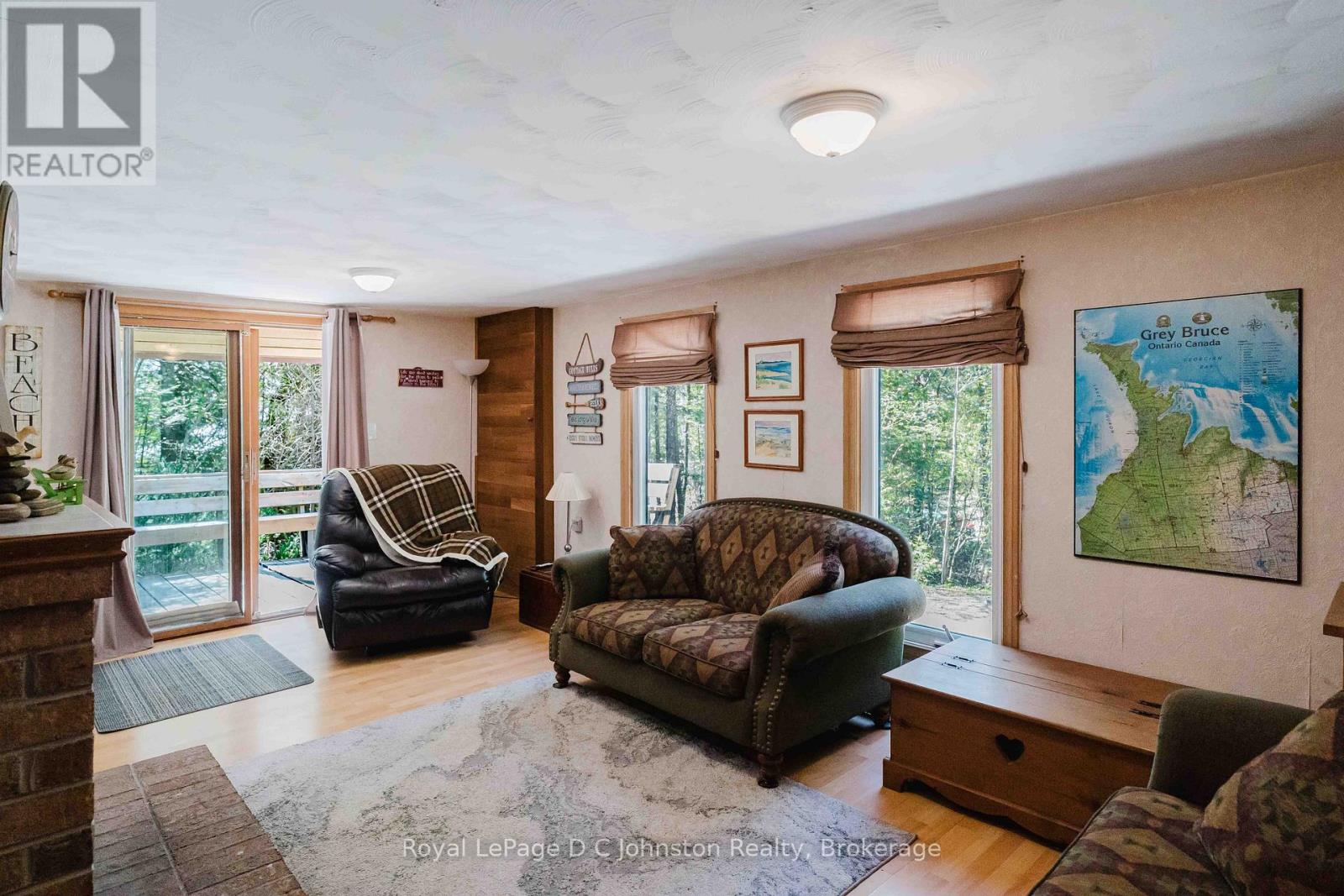 102 THOMPSON AVENUE - 18