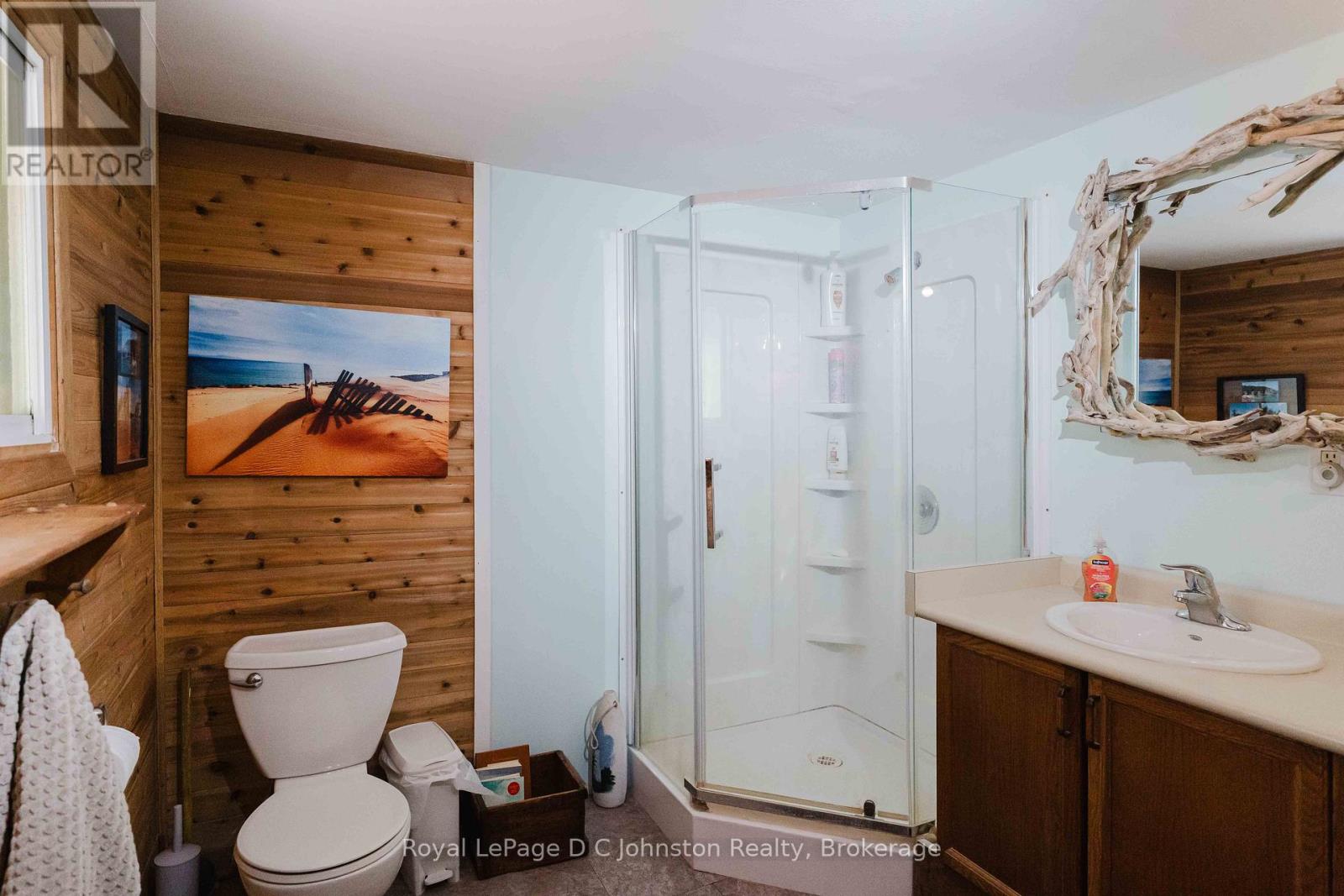 102 THOMPSON AVENUE - 19