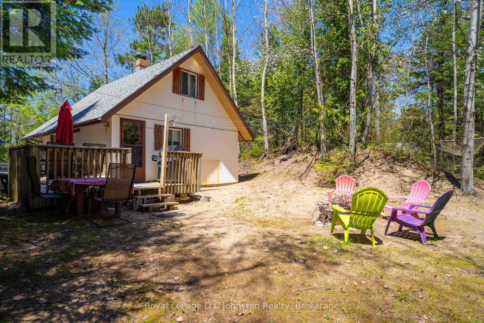 102 THOMPSON AVENUE - 28
