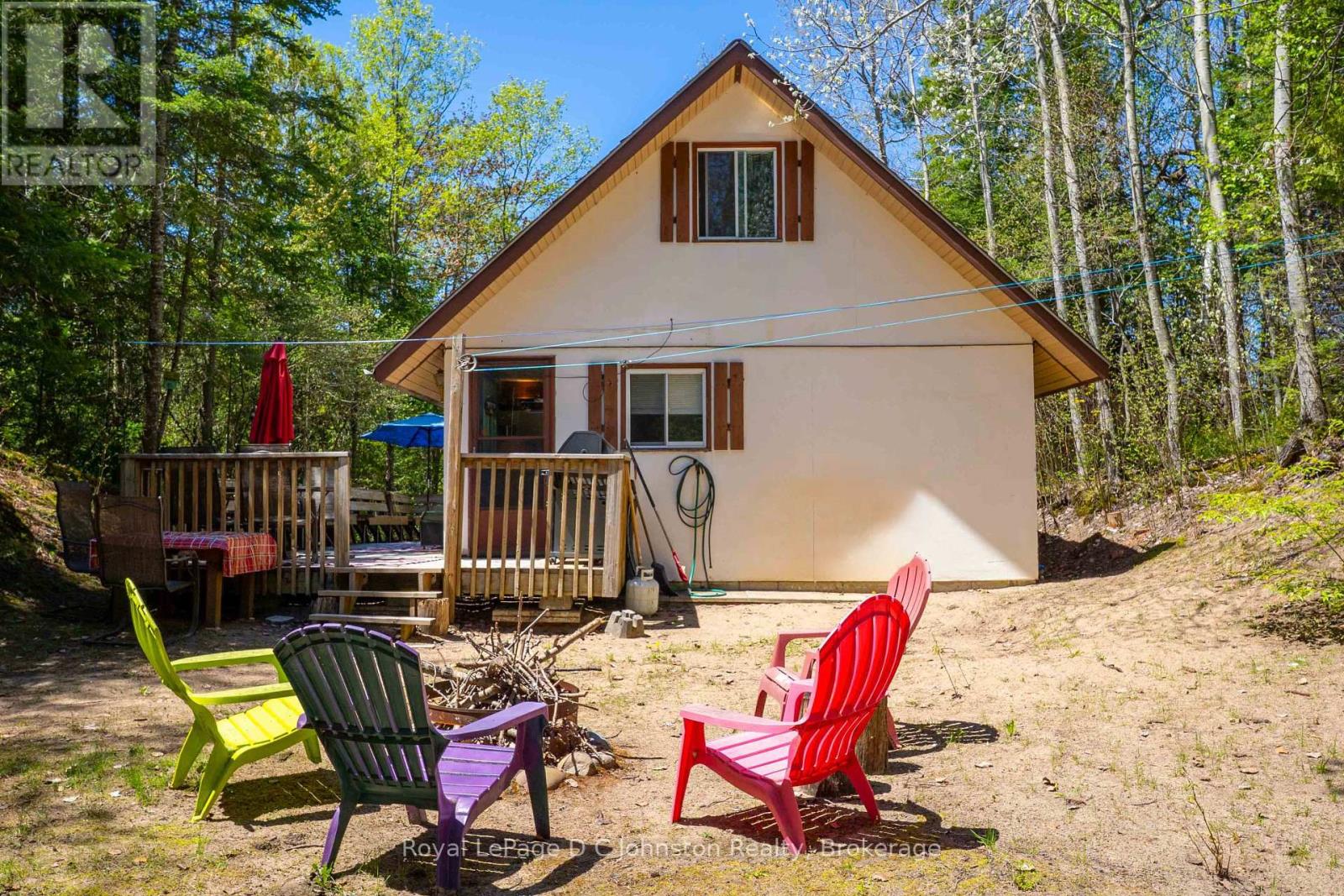 102 THOMPSON AVENUE - 29