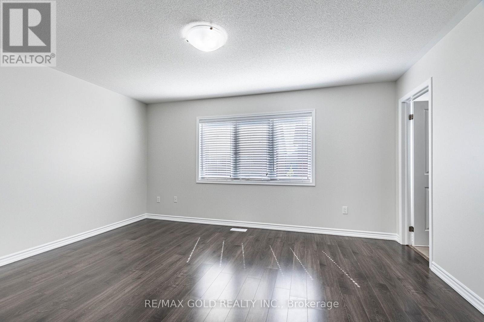 87 BENHURST CRESCENT - 20