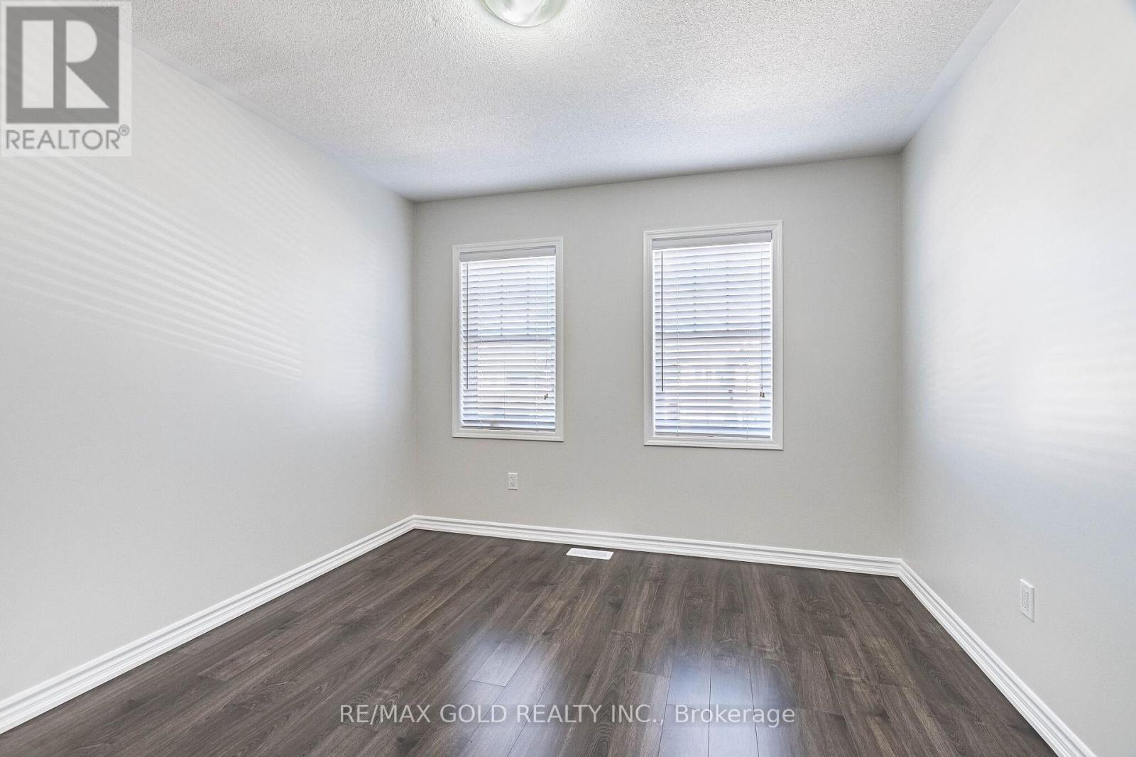 87 BENHURST CRESCENT - 25