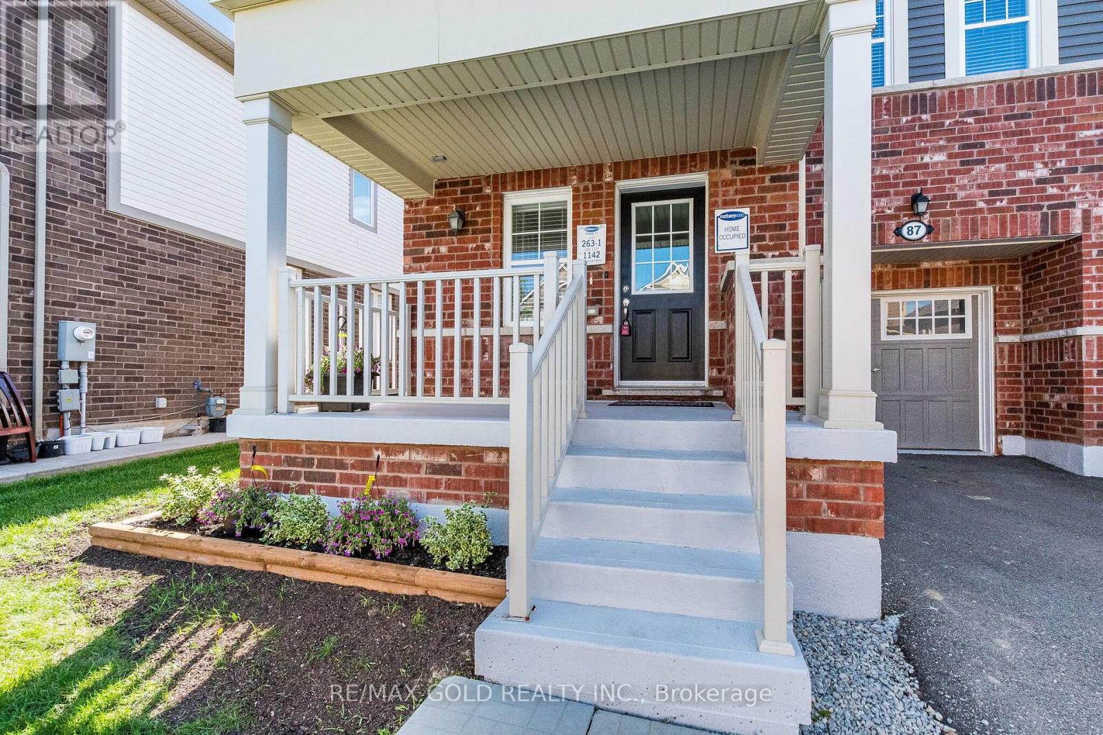 87 BENHURST CRESCENT - 4