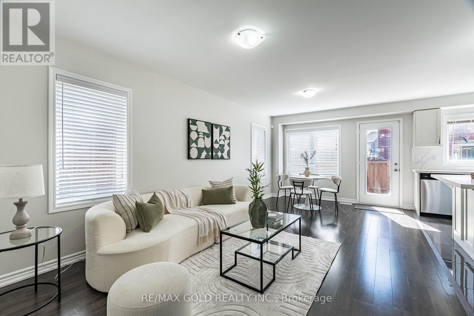 87 BENHURST CRESCENT - 8